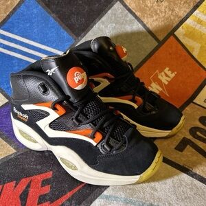 Reebok Iverson Question Pump Size 8.5 Men’s in Chalk and Black